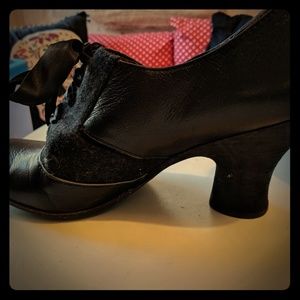 Naya vintage look shoe